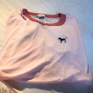 pink tee shirt